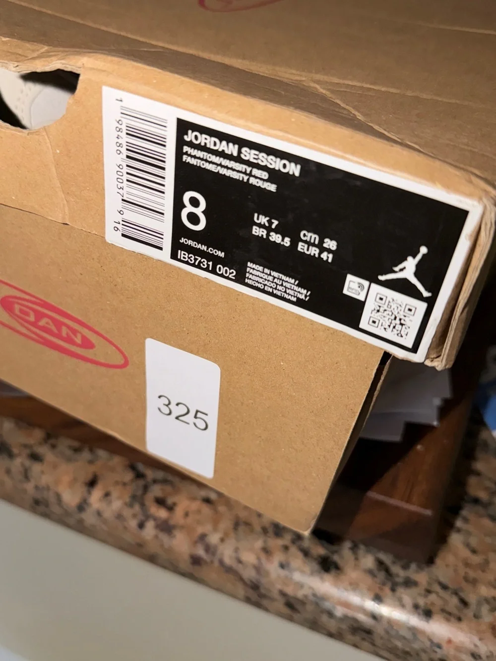 Jordan Session size 8 new in box